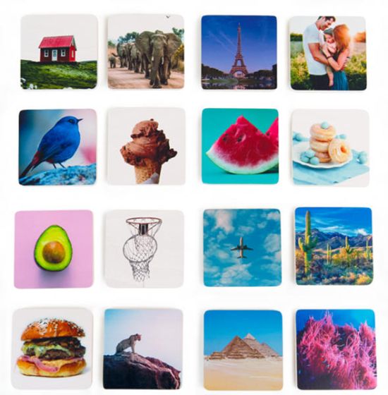 Foto van kaarten met mooie afbeeldingen die ouderen herkenbaar vinden voor de categorie memory en memo spellen