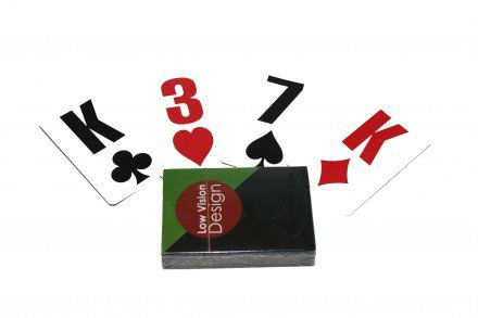 Speelkaarten voor slechtzienden – Kaarten met mega symbolen, ontworpen voor optimale leesbaarheid bij ouderen.